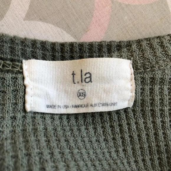 Anthropologie T.la Vicky Camo Thermal V Neck Long Sleeve Top Size XS - Picture 5 of 7